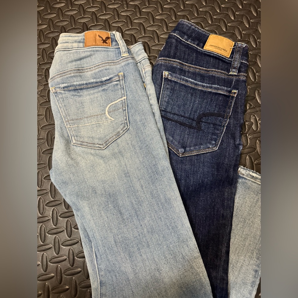 American Eagle Outfitters Women's Dark and Light Blue Skinny Jeans